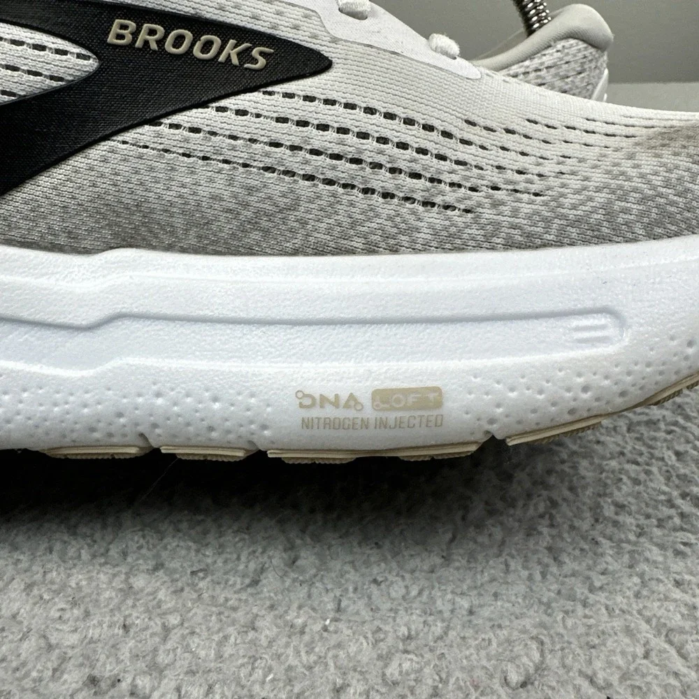 Brooks Ghost Max 2 Running Shoes Men 8D White Black Athletic Sneakers